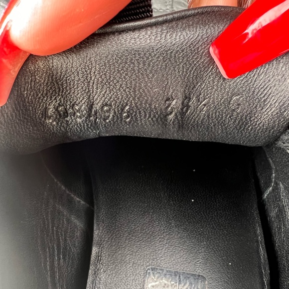 Gucci Sneakers - Picture 2 of 2